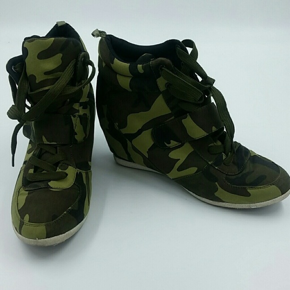 BLUE SUEDE SHOES  l Camouflage High Tops - Picture 4 of 7